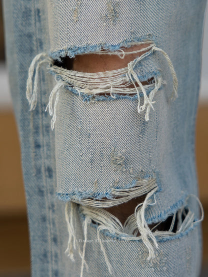 Frayed Hem Distressed Jeans
